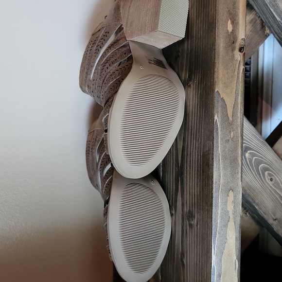 Super cute Not Rated heel - Picture 7 of 7